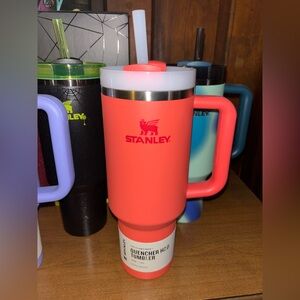 Stanley 40oz “Hot Coral”🪸